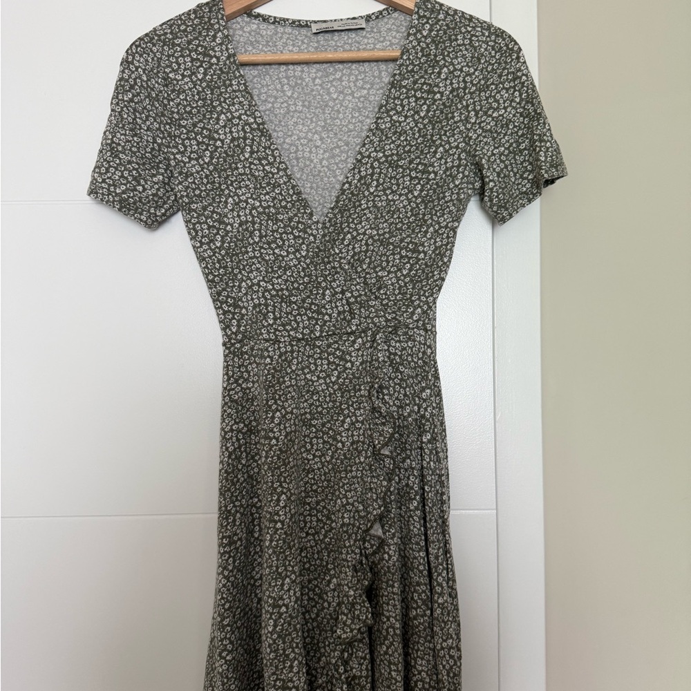 Pull&Bear Black Floral Midi Dress